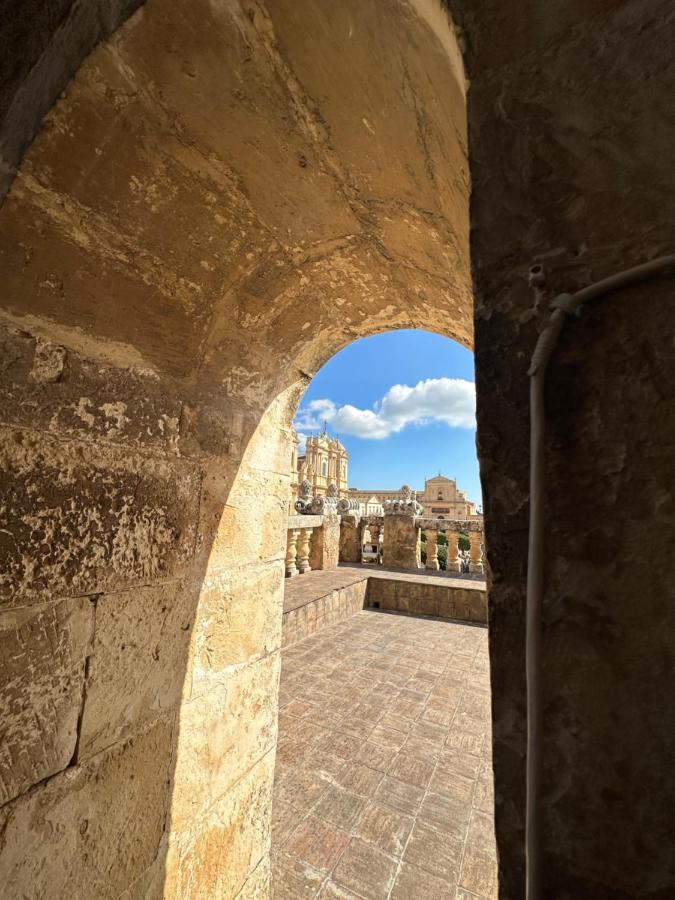 Tannur Del Carmine Villa Noto Exterior photo