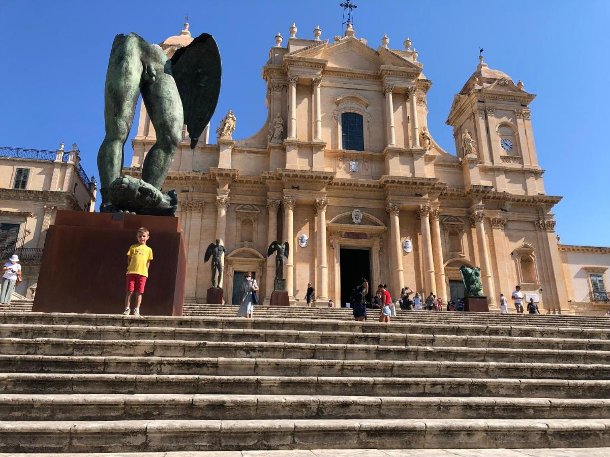 Tannur Del Carmine Villa Noto Exterior photo