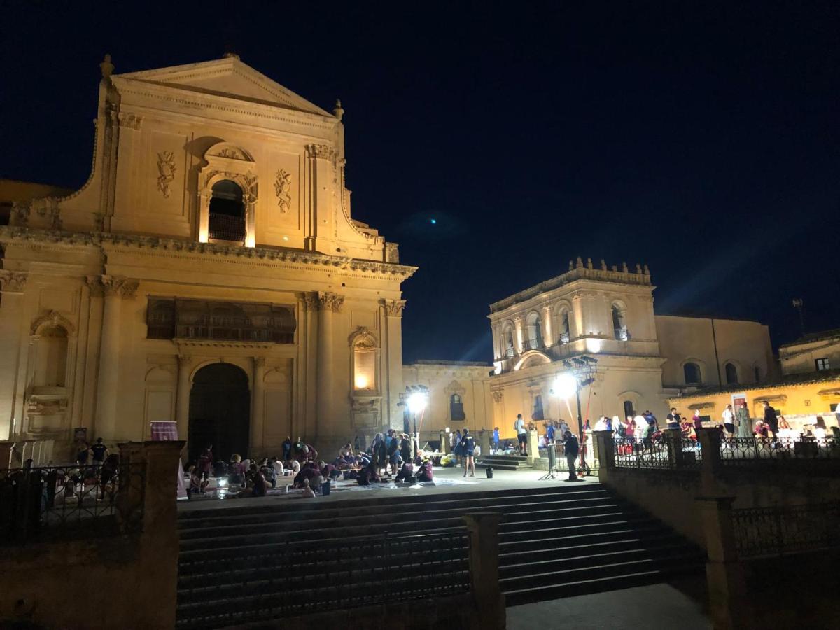 Tannur Del Carmine Villa Noto Exterior photo