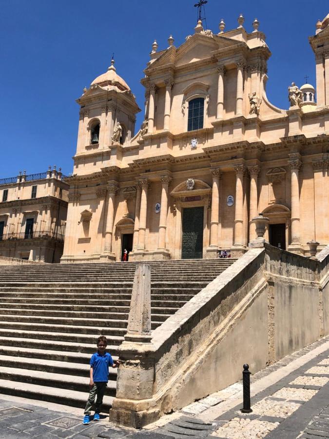 Tannur Del Carmine Villa Noto Exterior photo